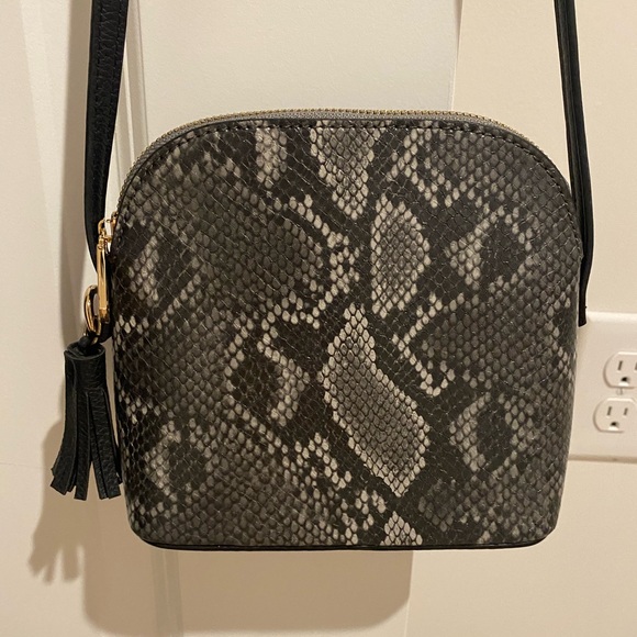 Crossbody Animal Print - Picture 3 of 11